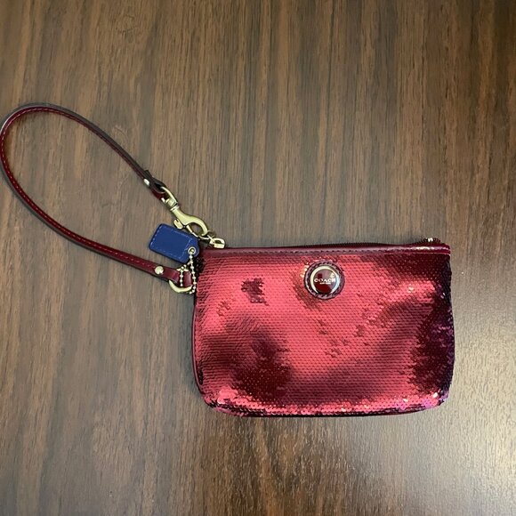 Coach Poppy Red Sequined Wristlet Clutch - New without Tags - Picture 1 of 7